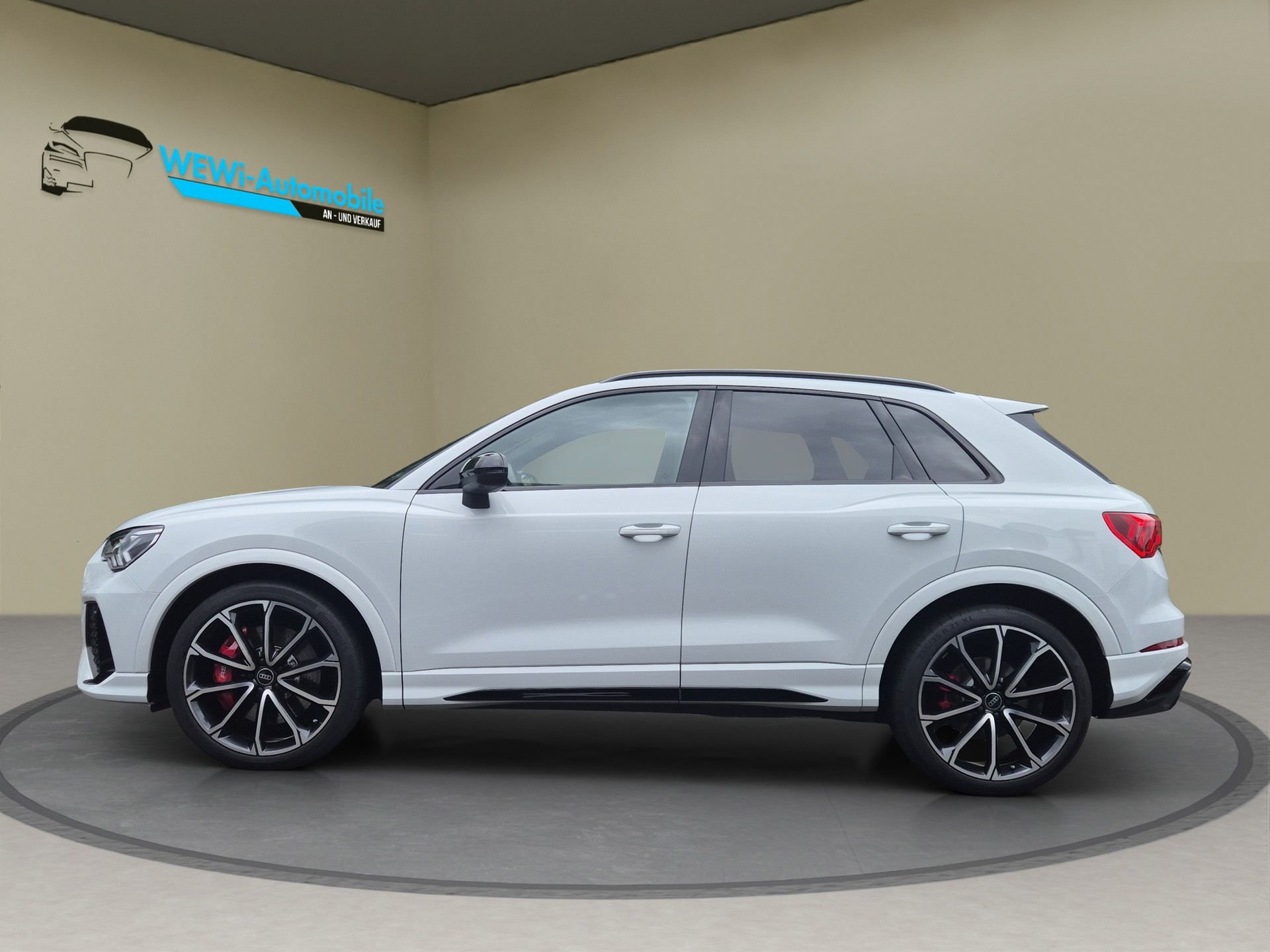 AUDI RS Q3 2.5 TFSI quattro S tronic-image-1