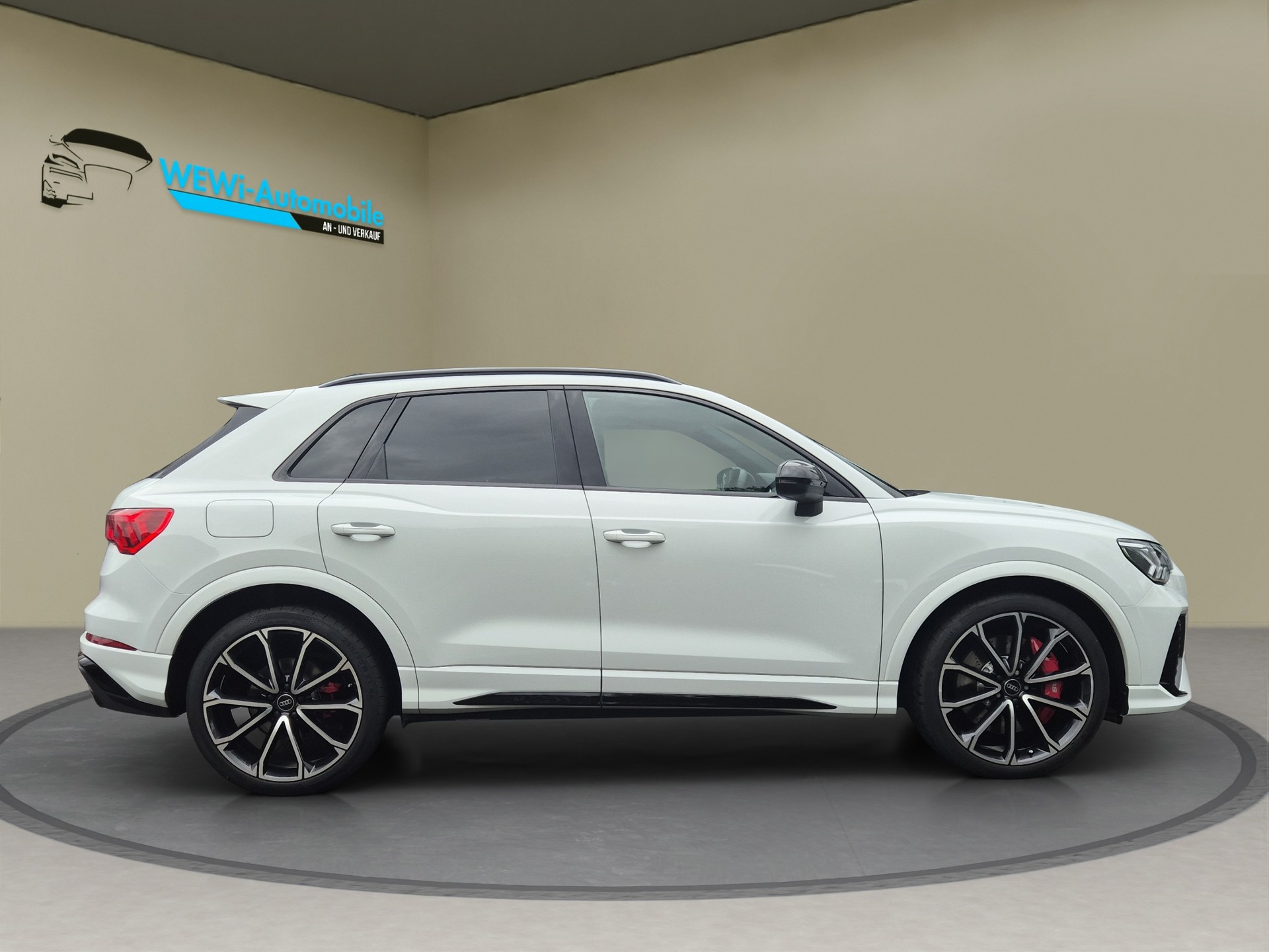 AUDI RS Q3 2.5 TFSI quattro S tronic-image-5