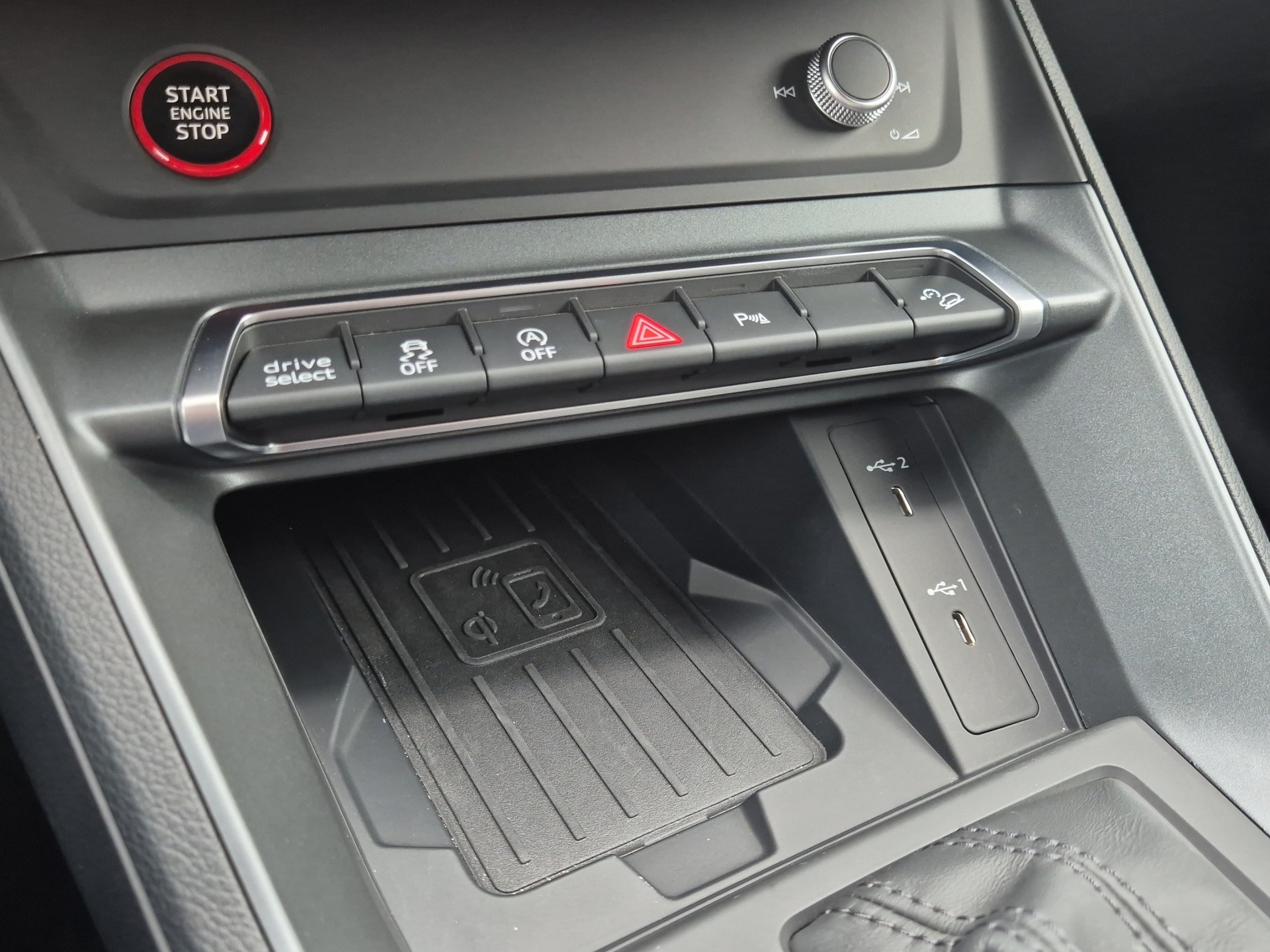 AUDI RS Q3 2.5 TFSI quattro S tronic-image-19