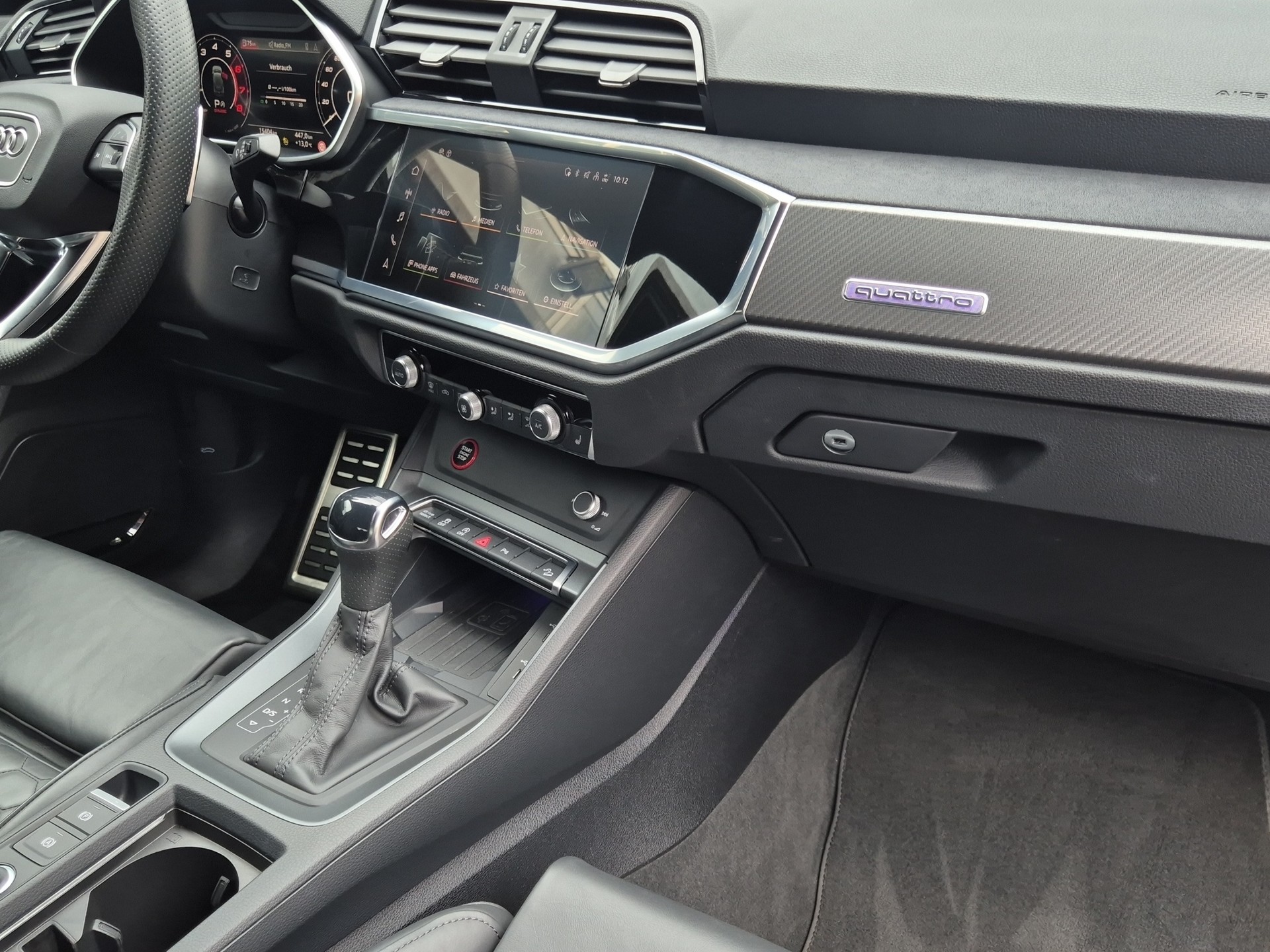 AUDI RS Q3 2.5 TFSI quattro S tronic-image-17