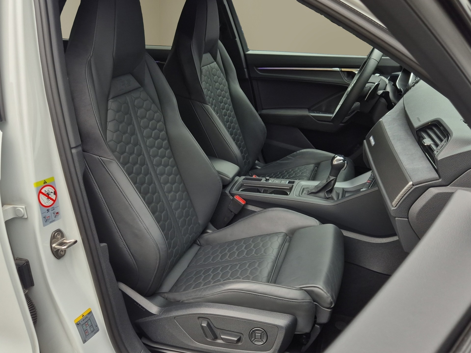 AUDI RS Q3 2.5 TFSI quattro S tronic-image-16