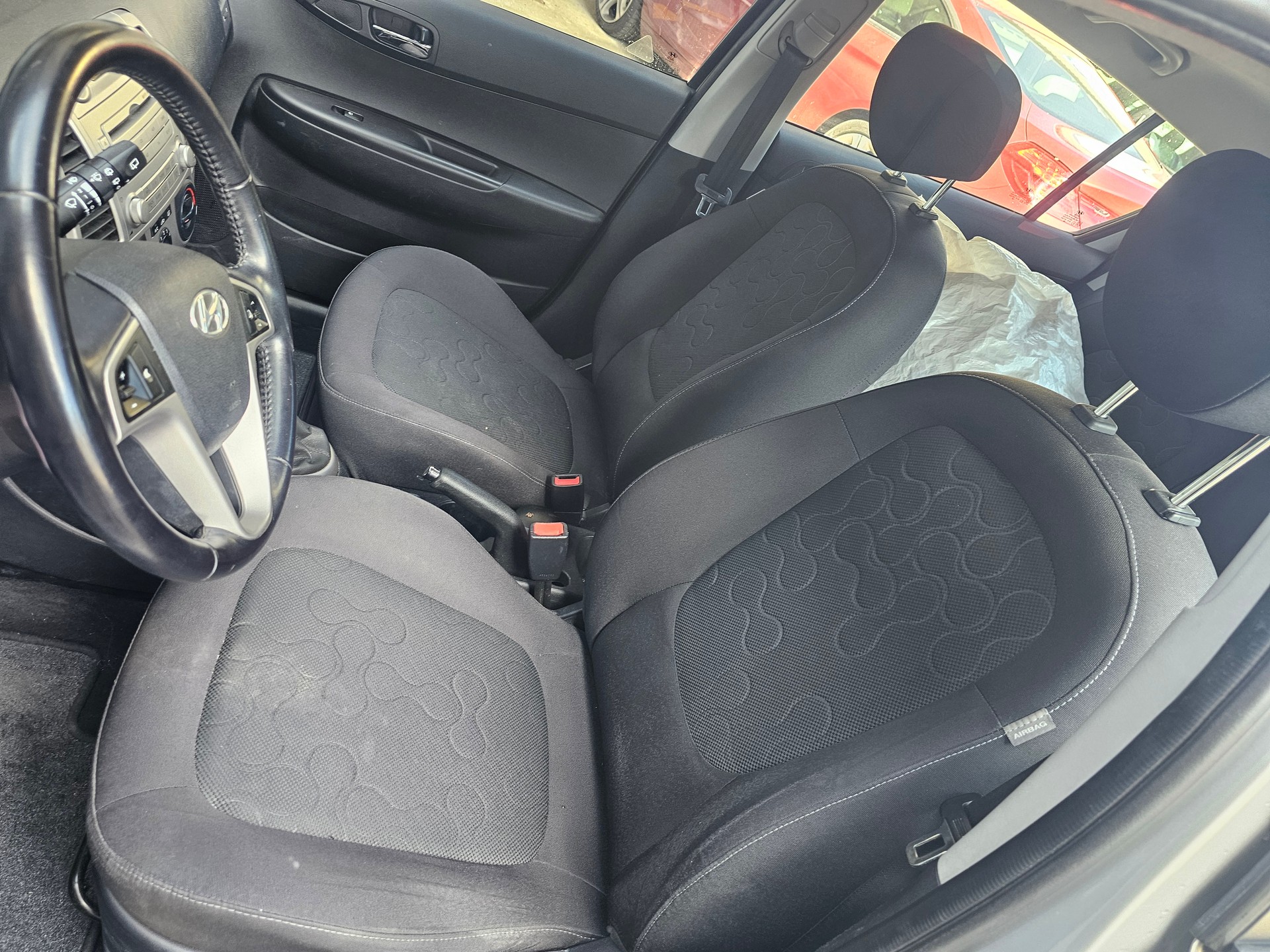 HYUNDAI i20 1.4 Style-image-5