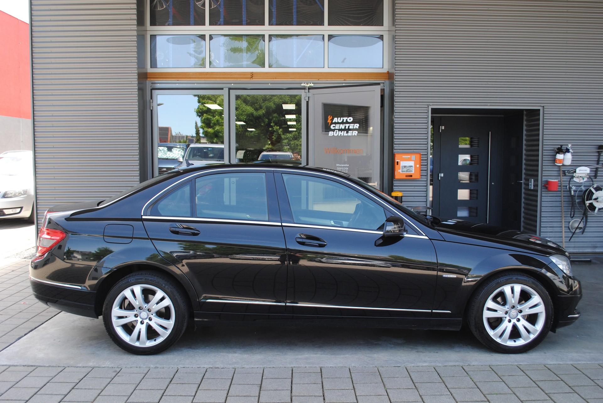 MERCEDES-BENZ C 180 Kompressor BlueEff. Avantgarde Aut.-image-6