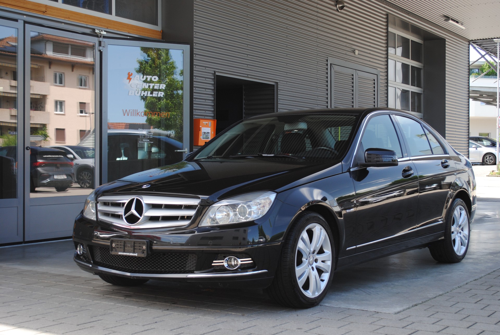 MERCEDES-BENZ C 180 Kompressor BlueEff. Avantgarde Aut.-image-0