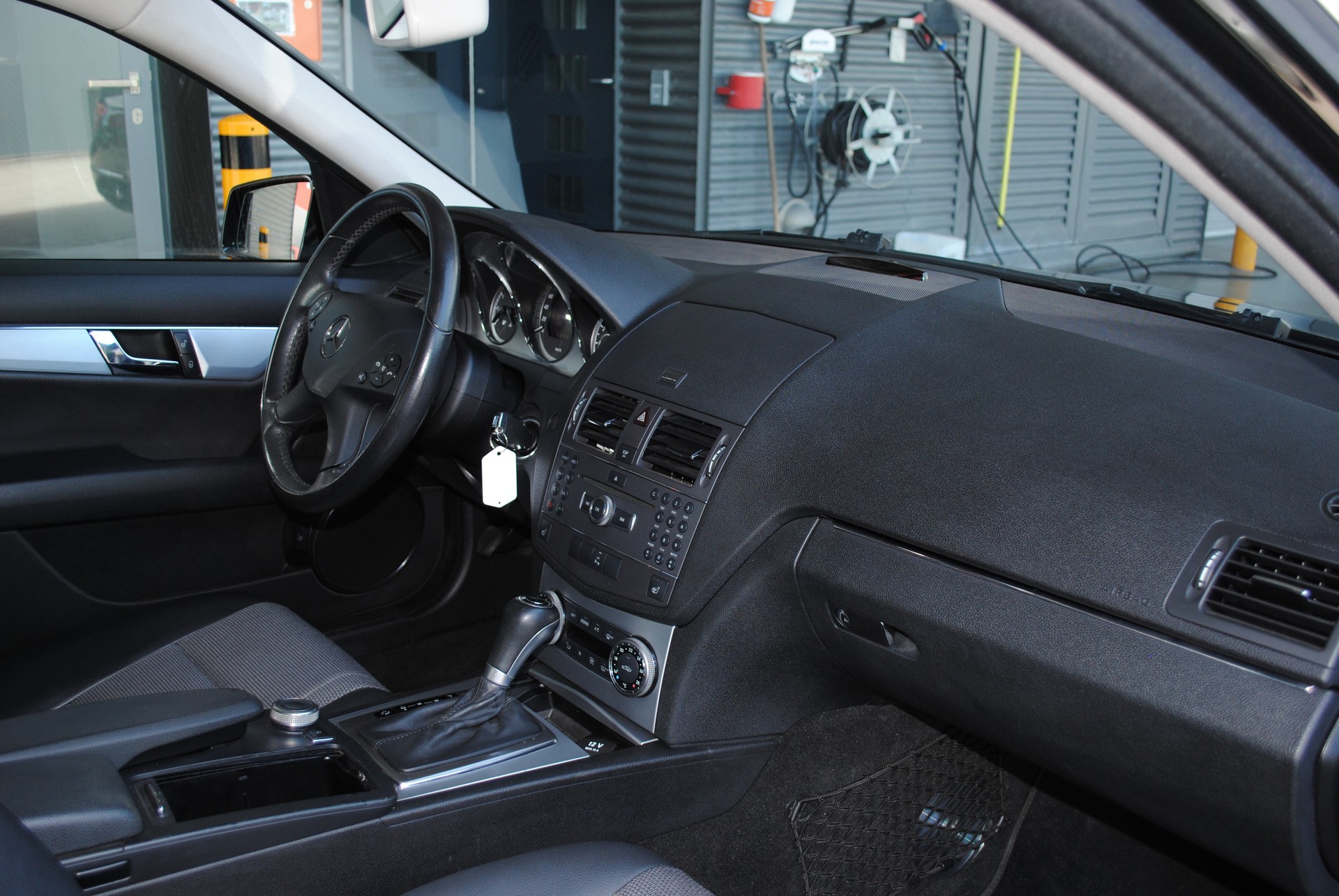 MERCEDES-BENZ C 180 Kompressor BlueEff. Avantgarde Aut.-image-10