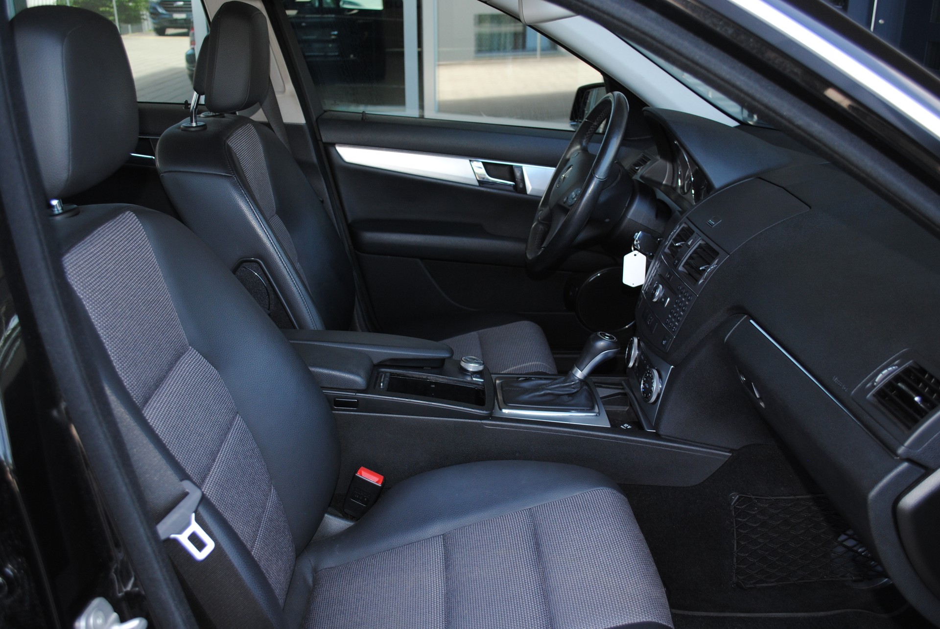 MERCEDES-BENZ C 180 Kompressor BlueEff. Avantgarde Aut.-image-11