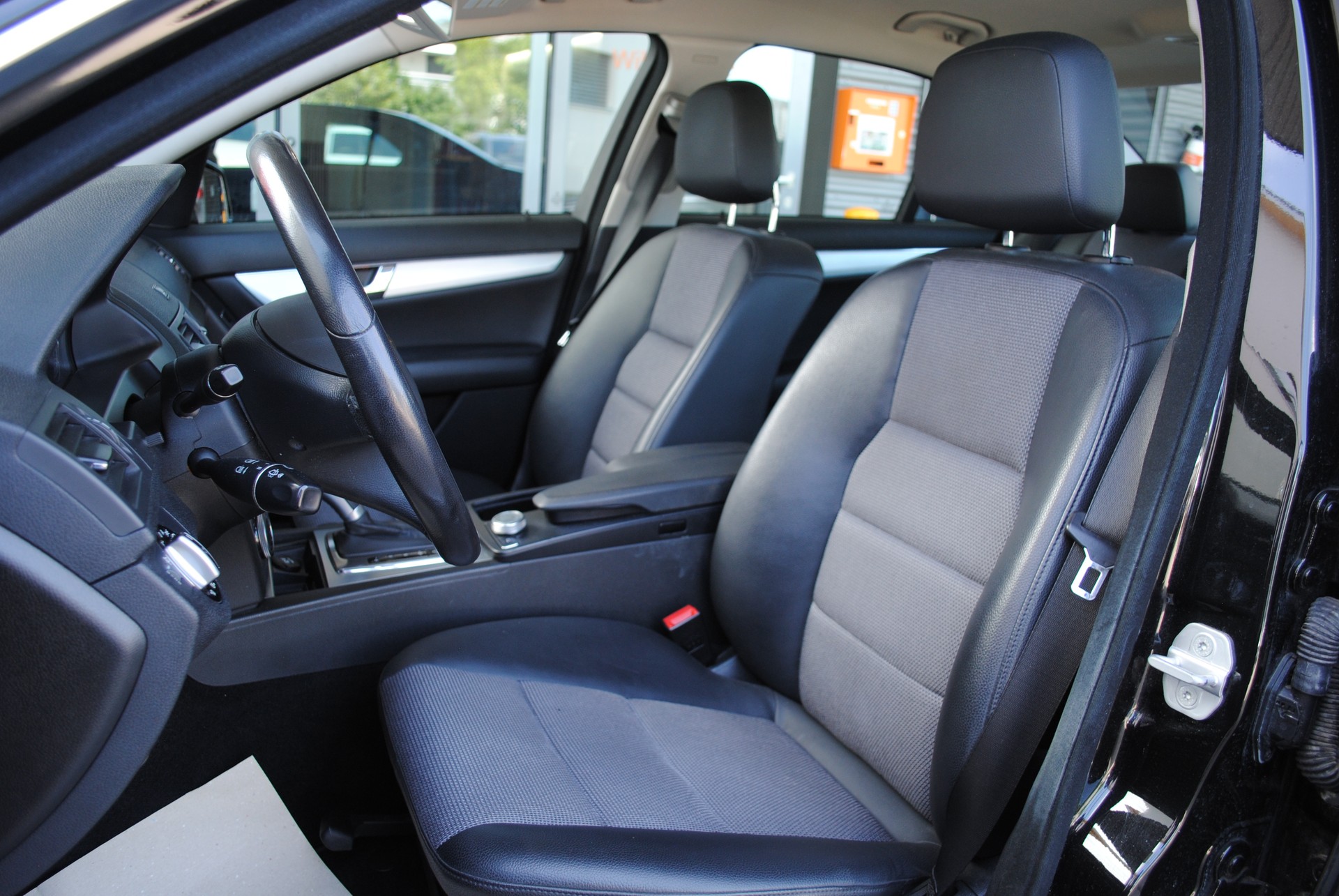MERCEDES-BENZ C 180 Kompressor BlueEff. Avantgarde Aut.-image-7
