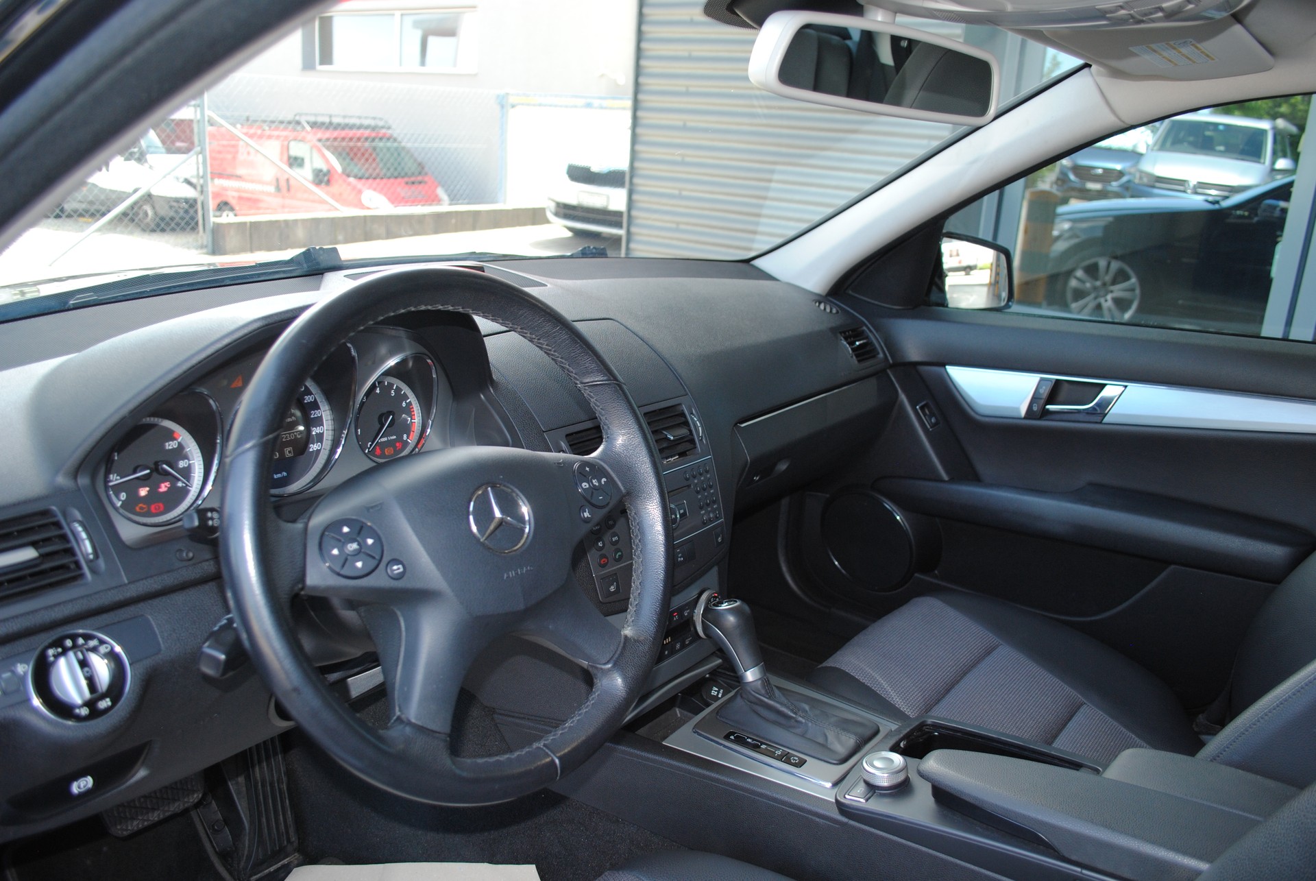 MERCEDES-BENZ C 180 Kompressor BlueEff. Avantgarde Aut.-image-8