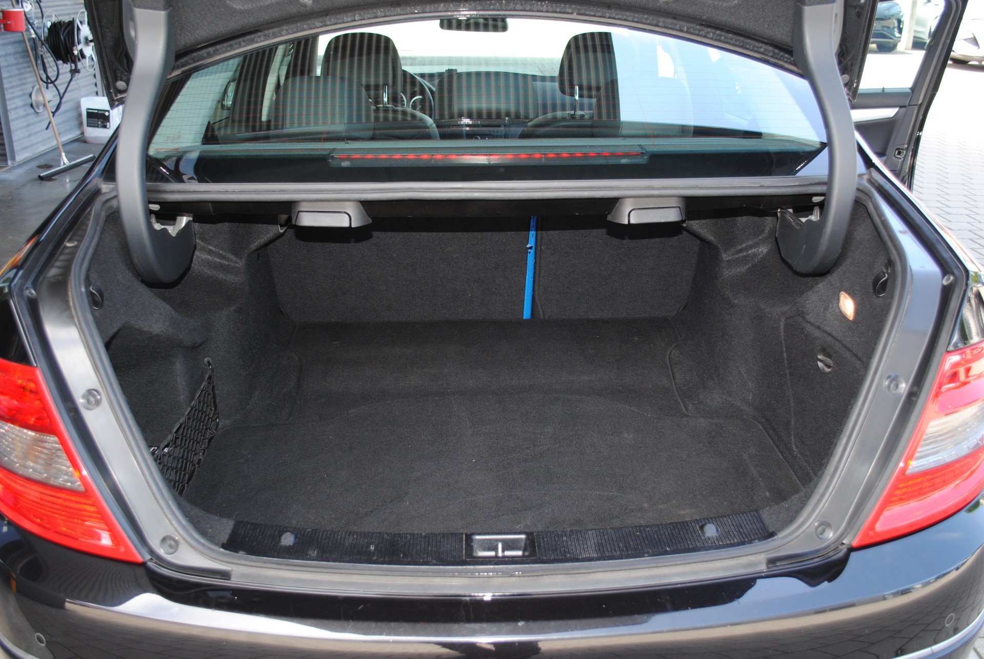 MERCEDES-BENZ C 180 Kompressor BlueEff. Avantgarde Aut.-image-14
