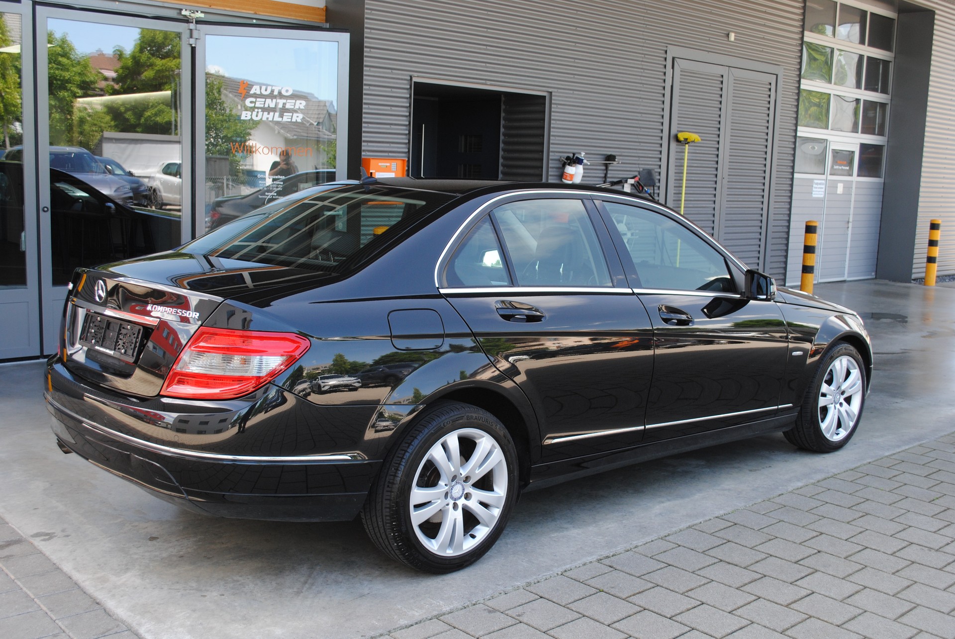 MERCEDES-BENZ C 180 Kompressor BlueEff. Avantgarde Aut.-image-5