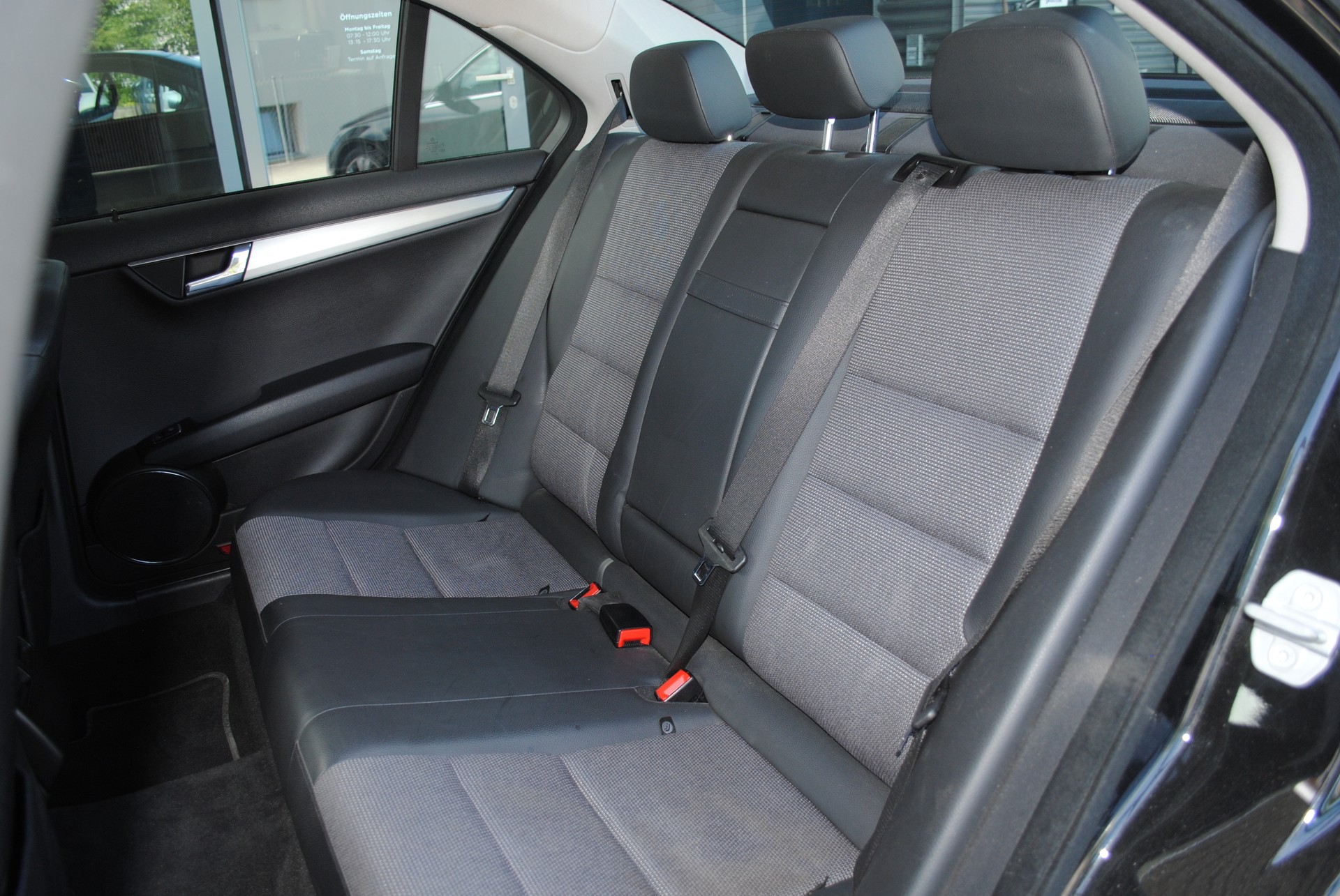 MERCEDES-BENZ C 180 Kompressor BlueEff. Avantgarde Aut.-image-13