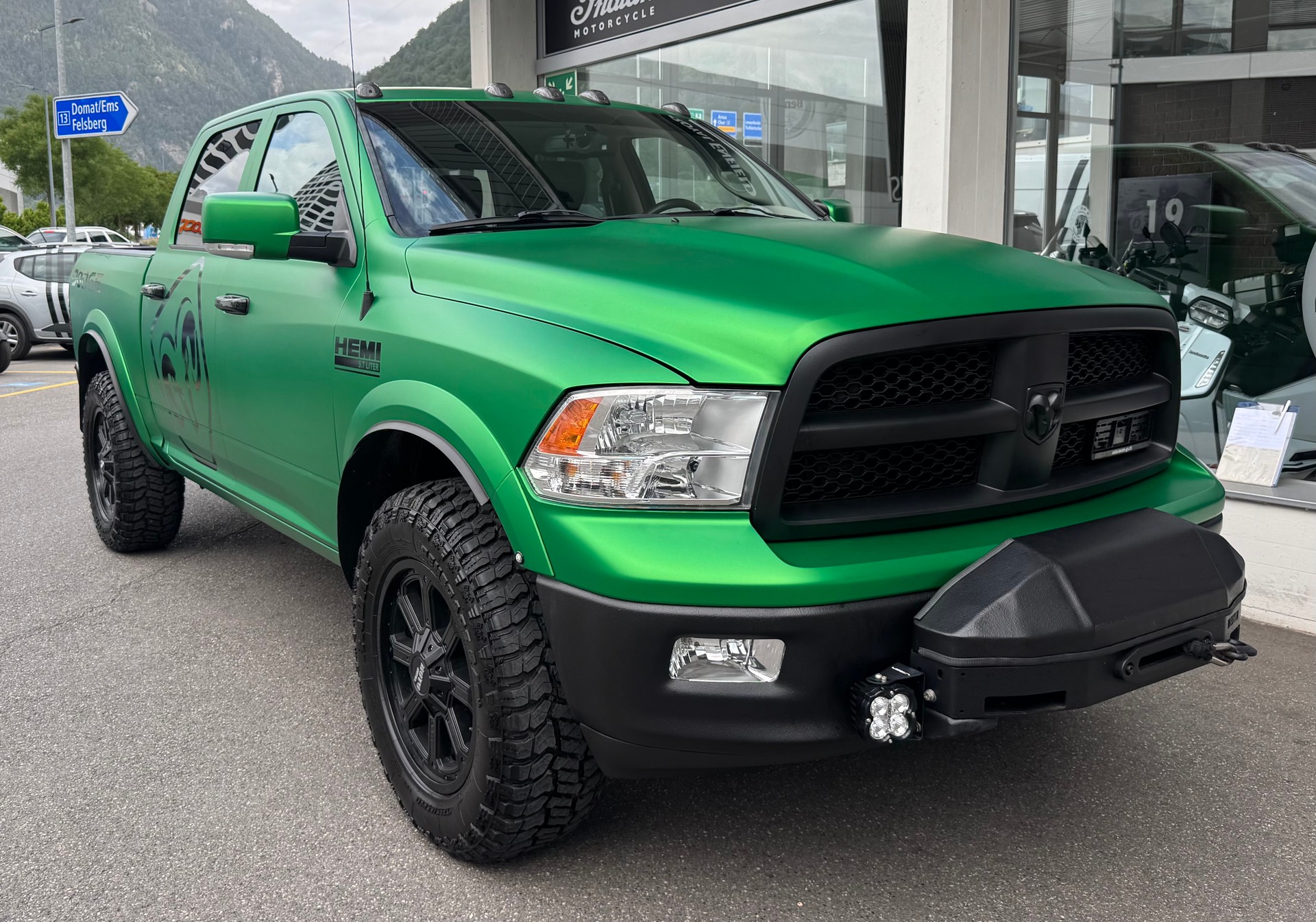 DODGE Ram 1500 Crew Cab 5.7l V8 Laremie-image-0