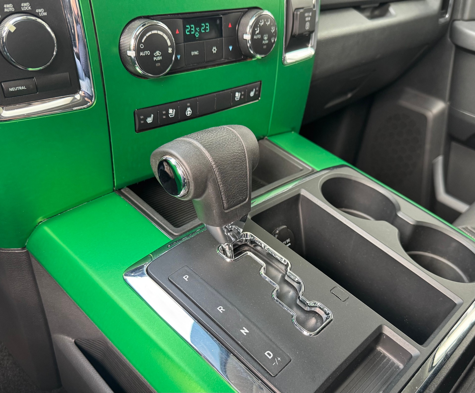 DODGE Ram 1500 Crew Cab 5.7l V8 Laremie-image-15