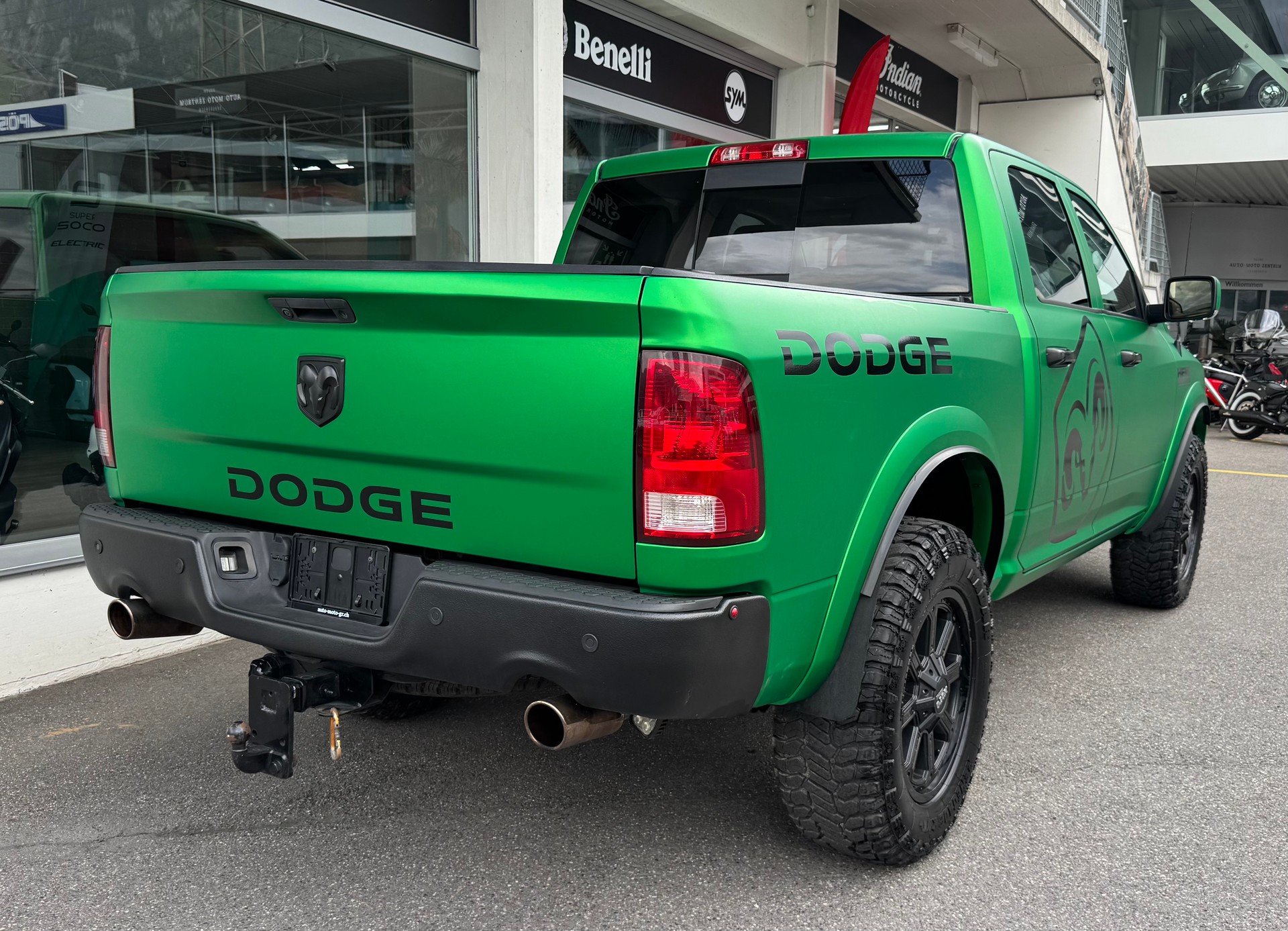 DODGE Ram 1500 Crew Cab 5.7l V8 Laremie-image-4