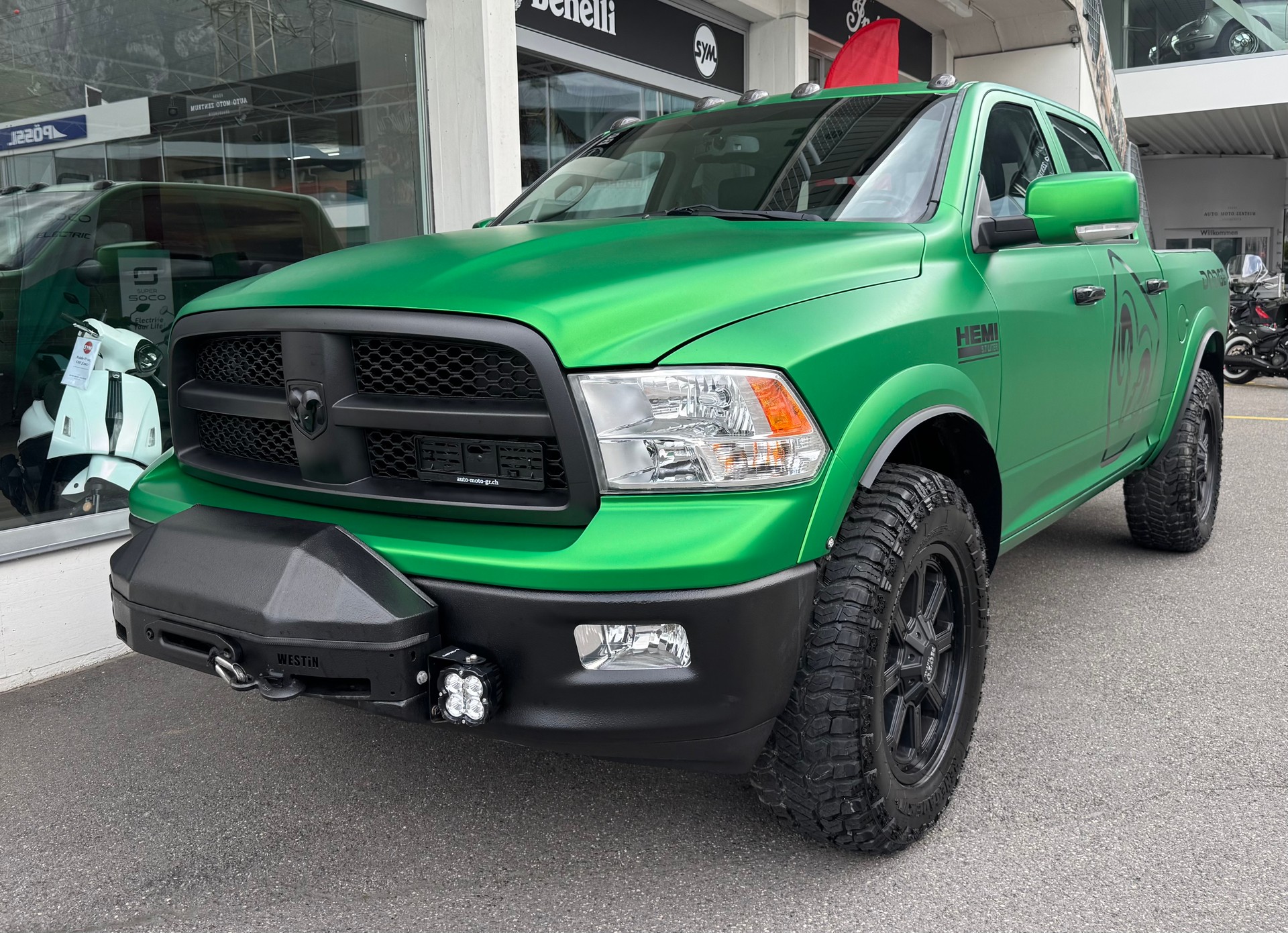 DODGE Ram 1500 Crew Cab 5.7l V8 Laremie-image-5