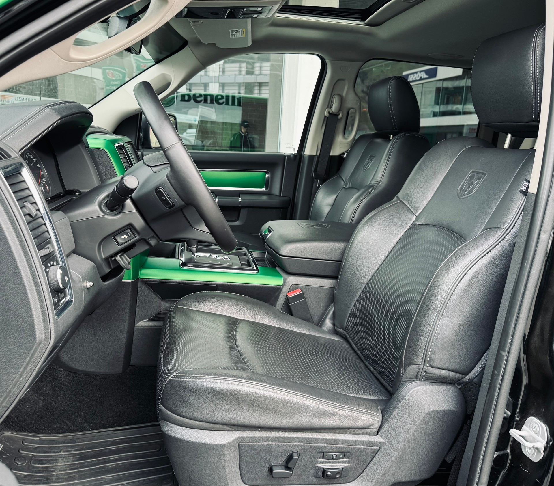 DODGE Ram 1500 Crew Cab 5.7l V8 Laremie-image-7