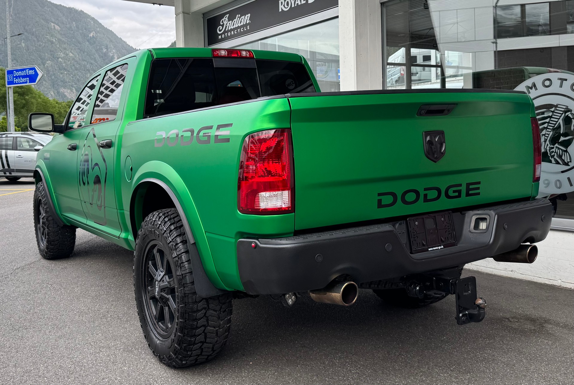 DODGE Ram 1500 Crew Cab 5.7l V8 Laremie-image-3