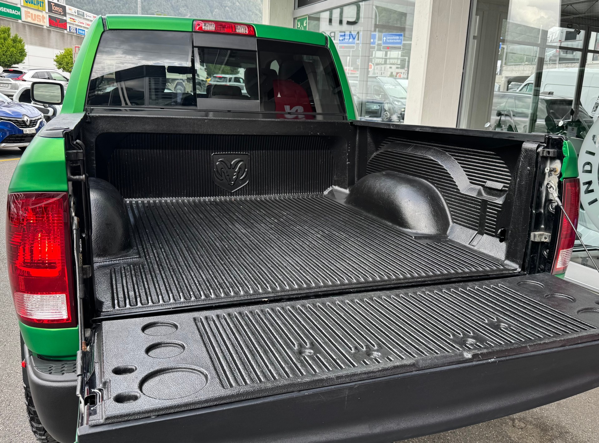 DODGE Ram 1500 Crew Cab 5.7l V8 Laremie-image-10