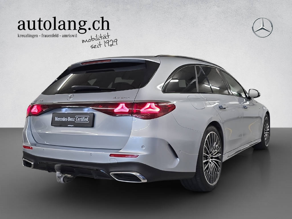 MERCEDES-BENZ E 300 de AMG Line 4Matic T-Modell-image-3