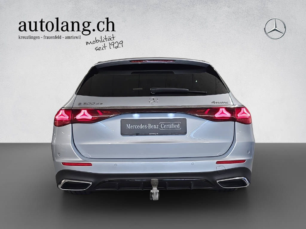 MERCEDES-BENZ E 300 de AMG Line 4Matic T-Modell-image-15