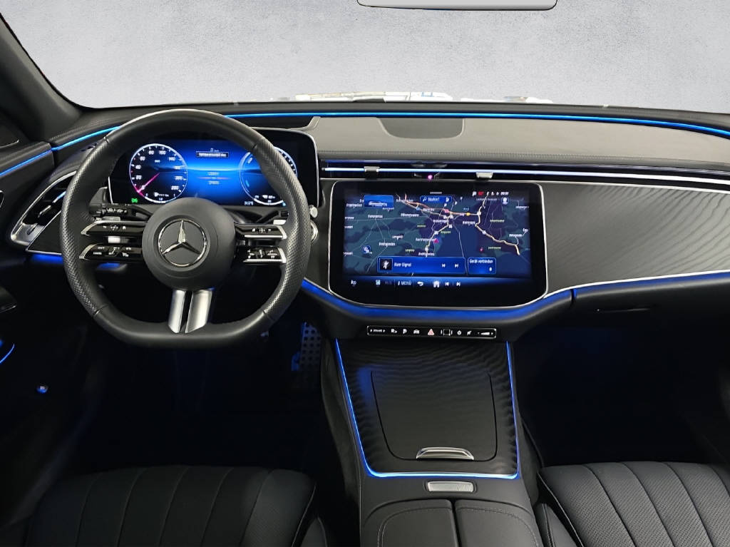 MERCEDES-BENZ E 300 de AMG Line 4Matic T-Modell-image-13