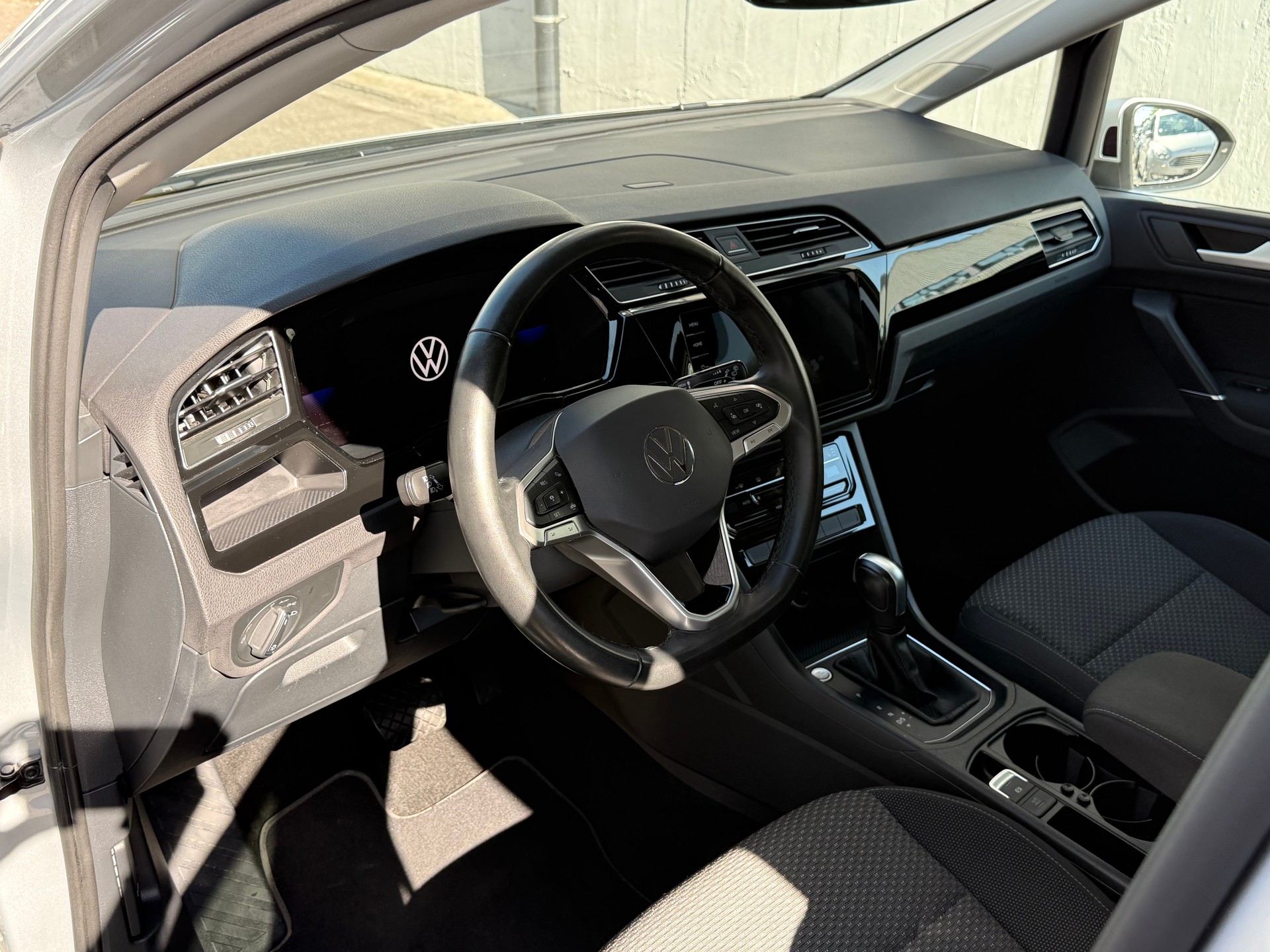 VW Touran 2.0 TDI BlueMotion Technology Comfortline DSG-image-4