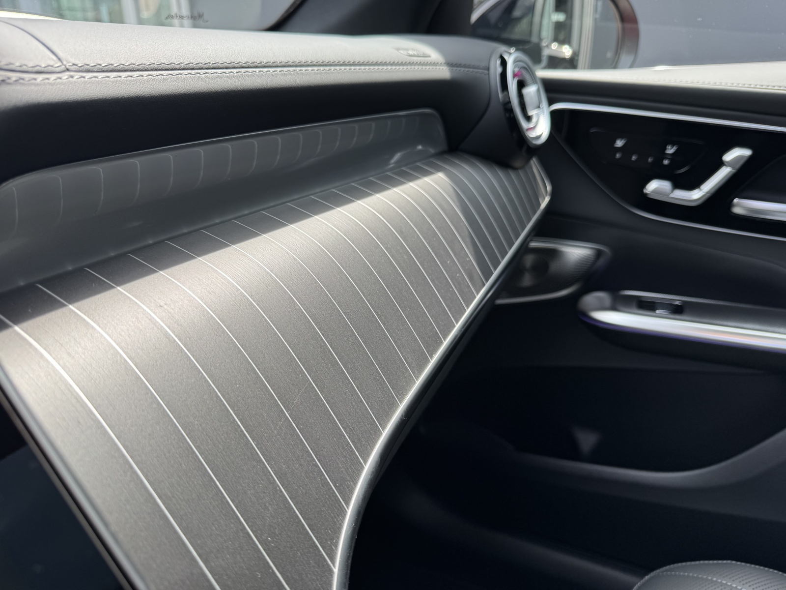 MERCEDES-BENZ GLC 400 e 4MATIC with EQ-Star Hybrid-image-14