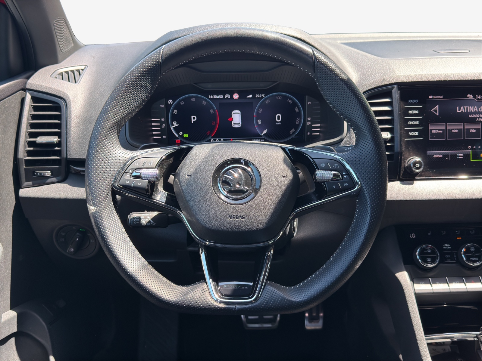 SKODA Karoq 2.0 TSI SportLine 4x4 DSG-image-9