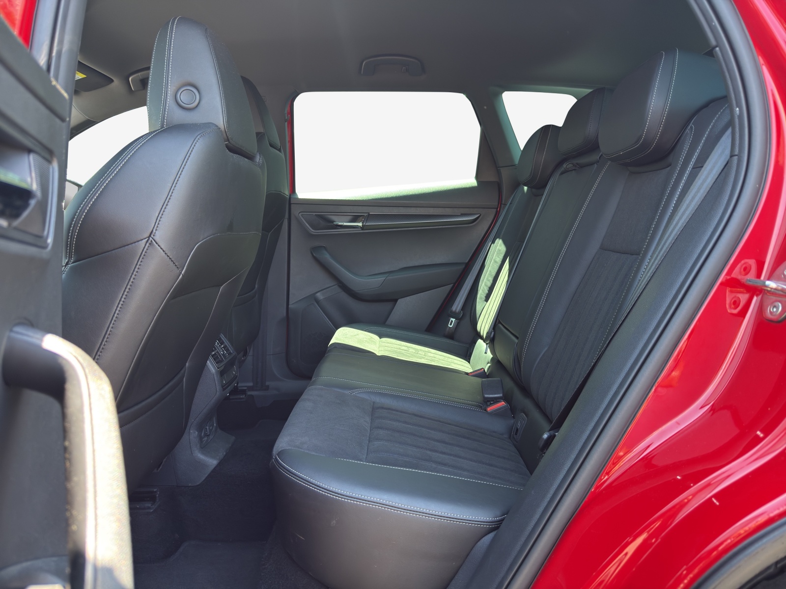 SKODA Karoq 2.0 TSI SportLine 4x4 DSG-image-11