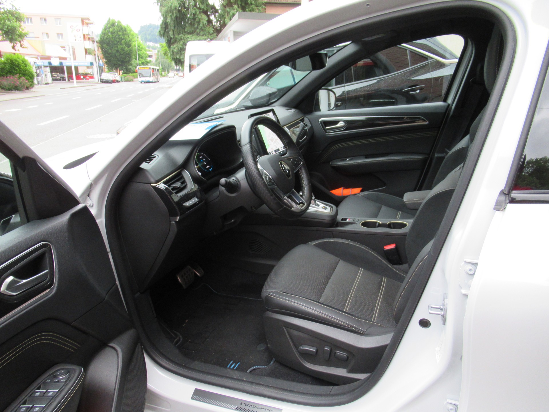 RENAULT Arkana 1.6 E-Tech Engineered-image-4