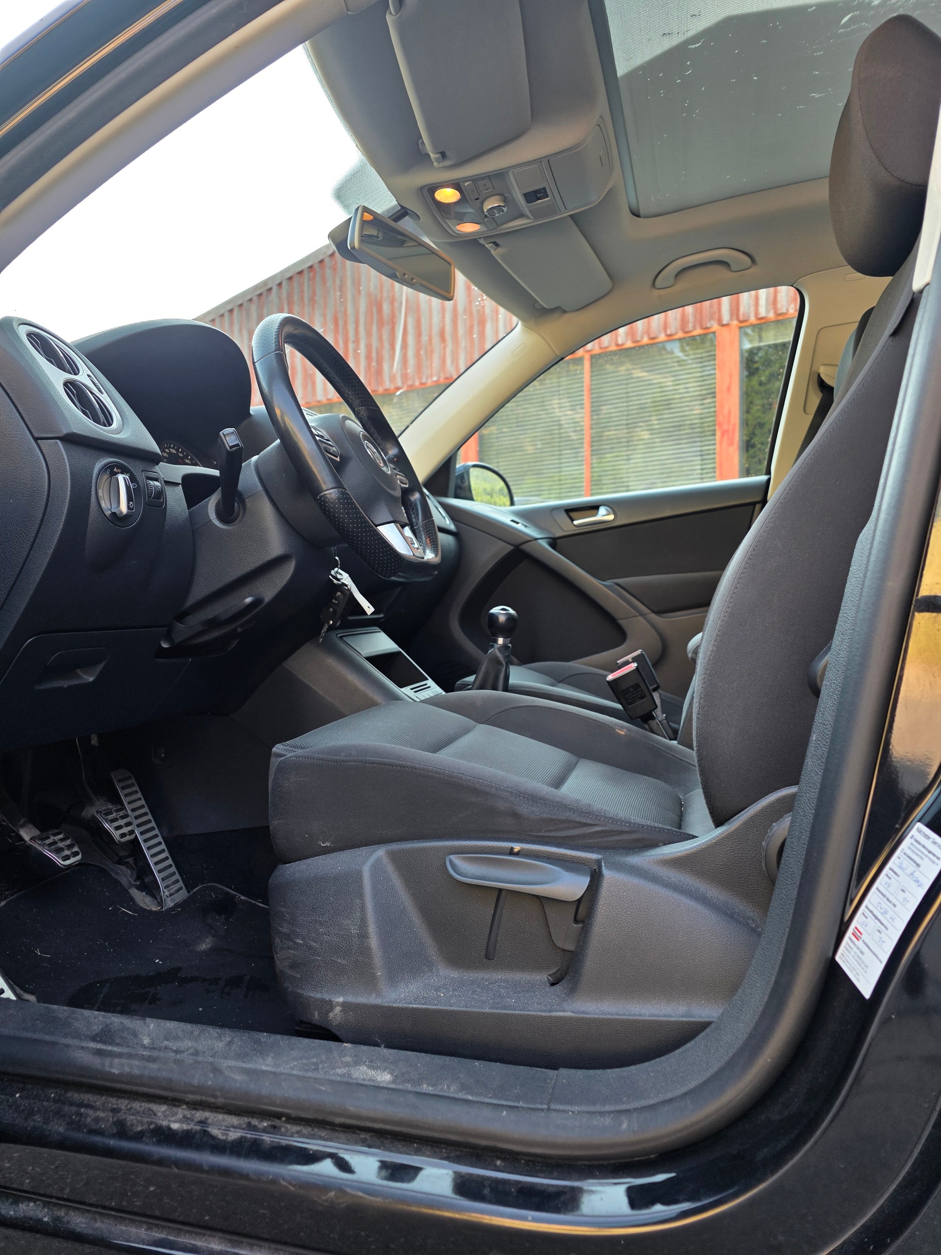 VW Tiguan 2.0 TSI Sport&Style-image-9
