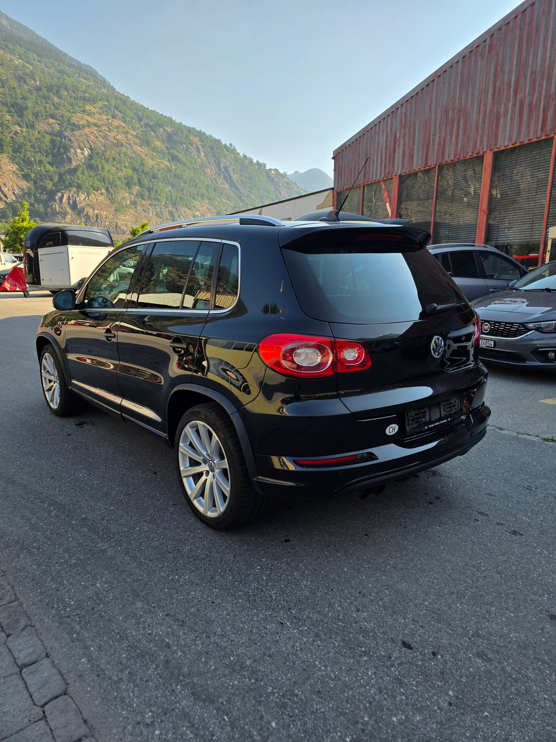 VW Tiguan 2.0 TSI Sport&Style-image-5