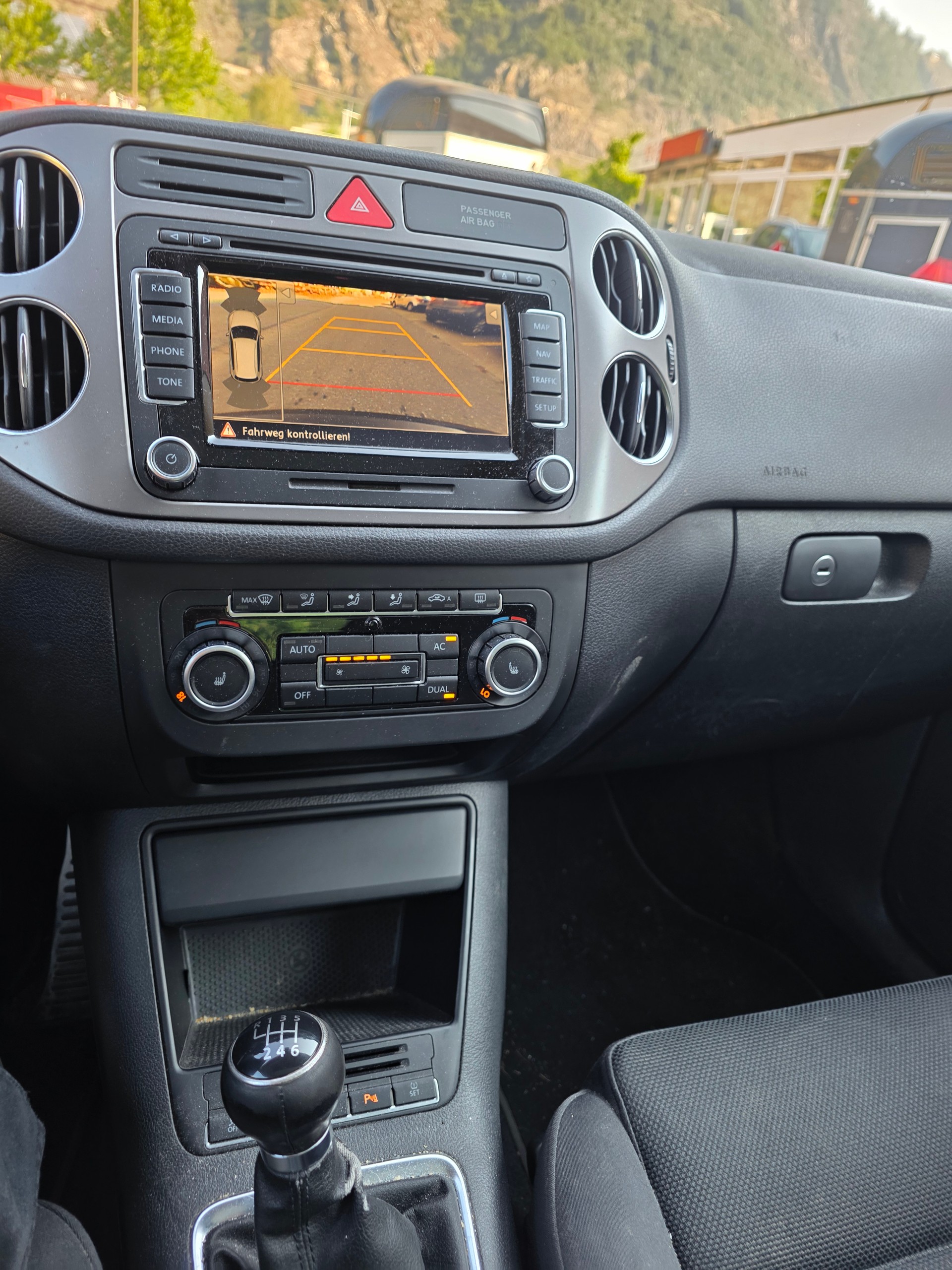 VW Tiguan 2.0 TSI Sport&Style-image-15