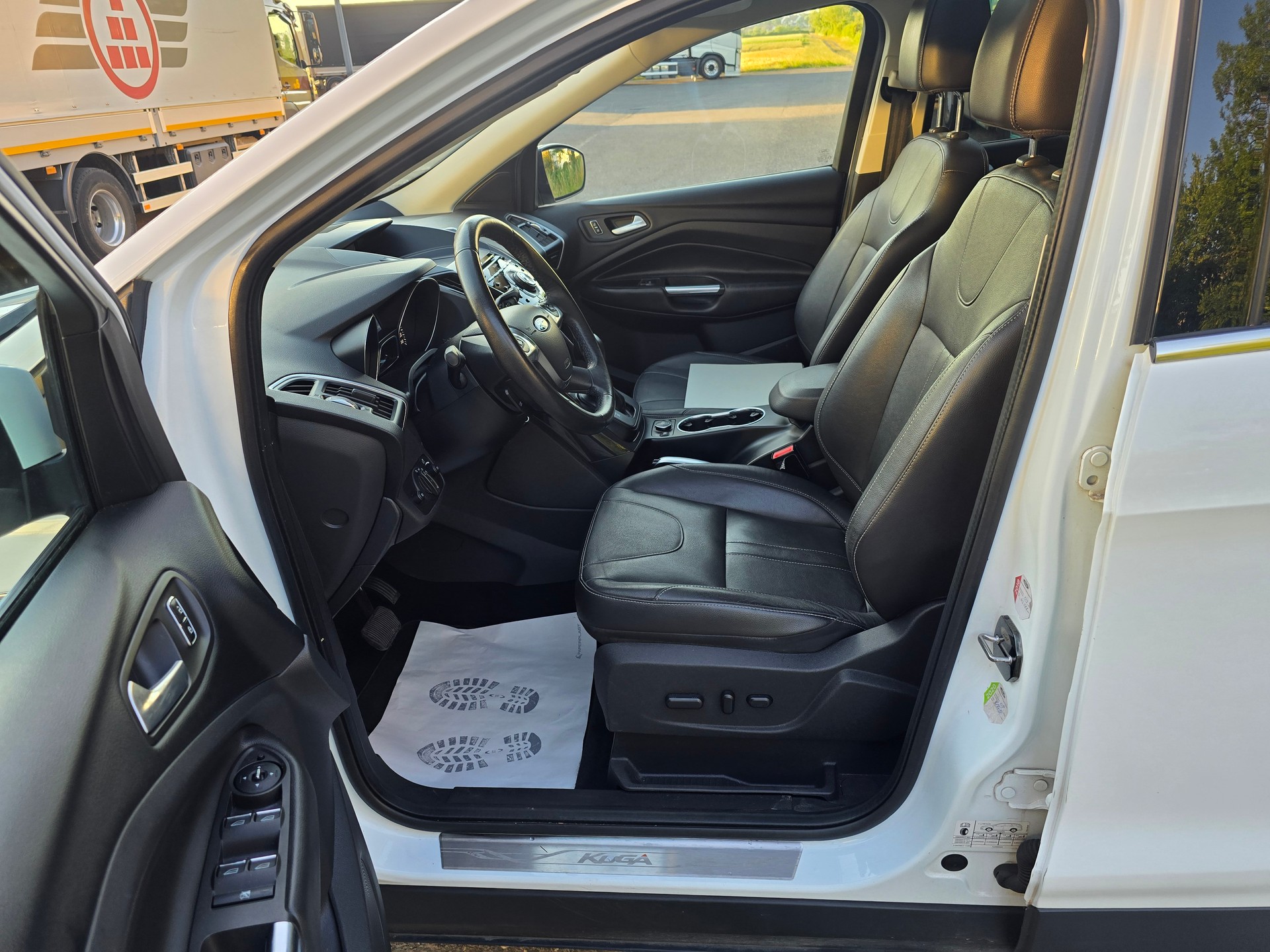 FORD Kuga 2.0 TDCi Titanium 4WD PowerShift-image-11