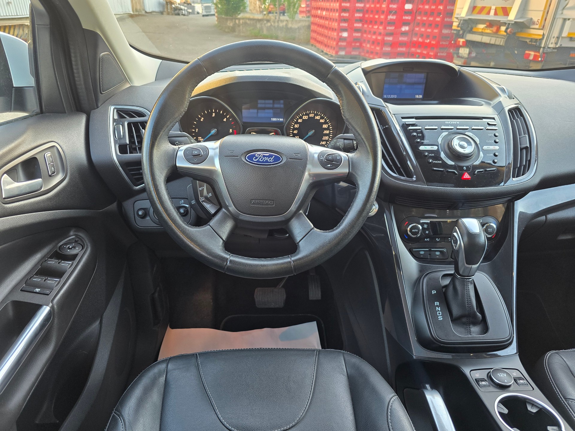 FORD Kuga 2.0 TDCi Titanium 4WD PowerShift-image-17