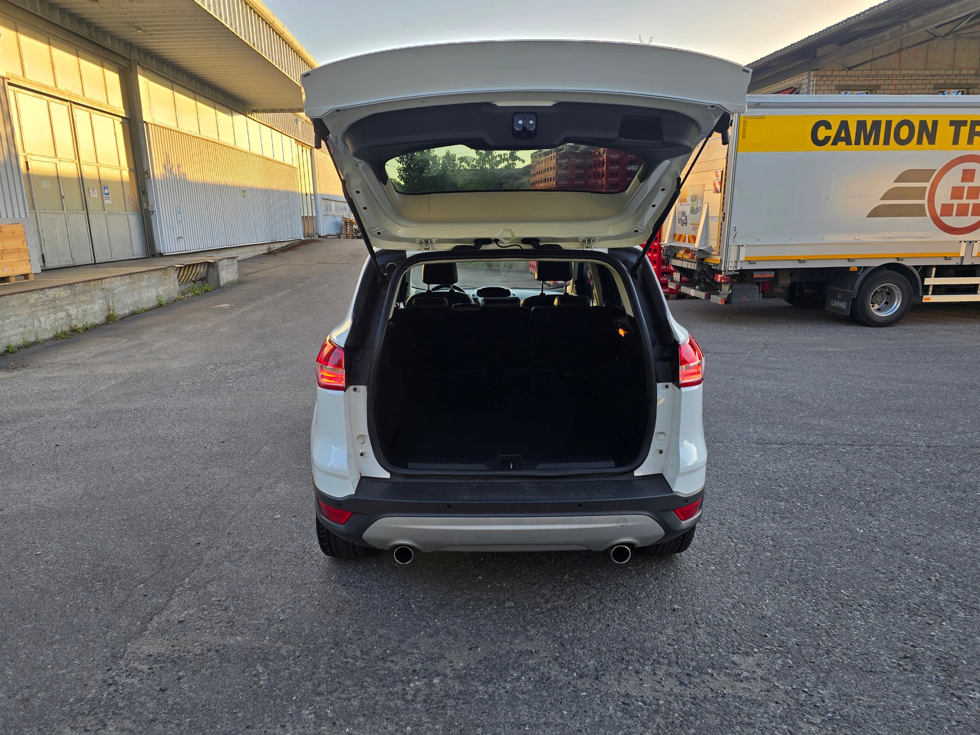 FORD Kuga 2.0 TDCi Titanium 4WD PowerShift-image-6