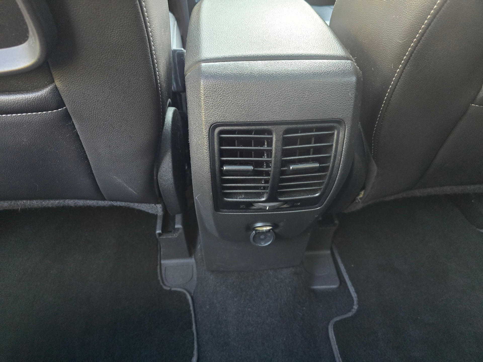 FORD Kuga 2.0 TDCi Titanium 4WD PowerShift-image-16