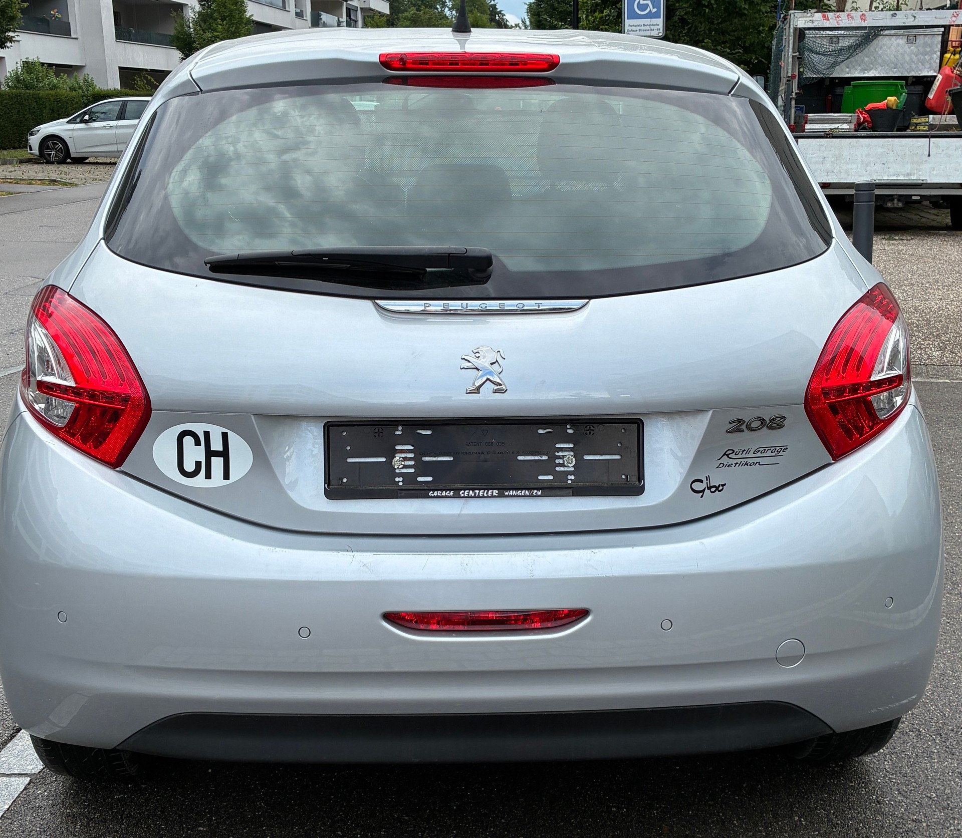 PEUGEOT 1.6 VTi Allure-image-1
