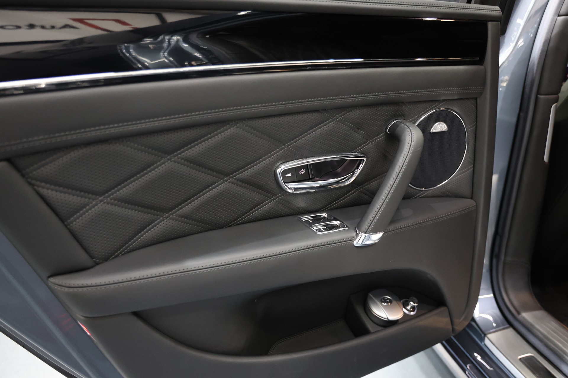 BENTLEY Flying Spur 6.0 625PS Voll-image-9