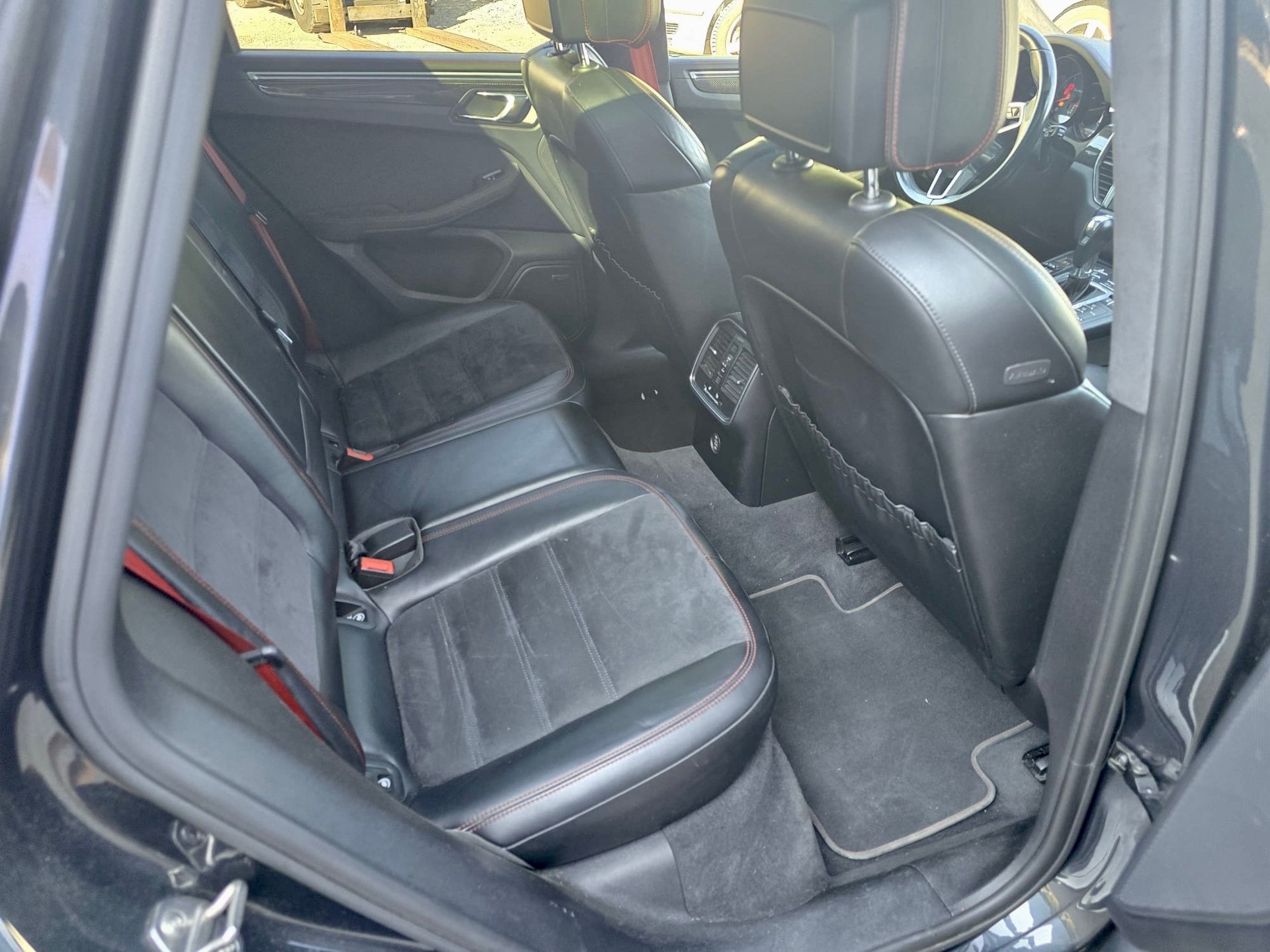 PORSCHE Macan Turbo Exclusive Performance Edition PDK-image-9