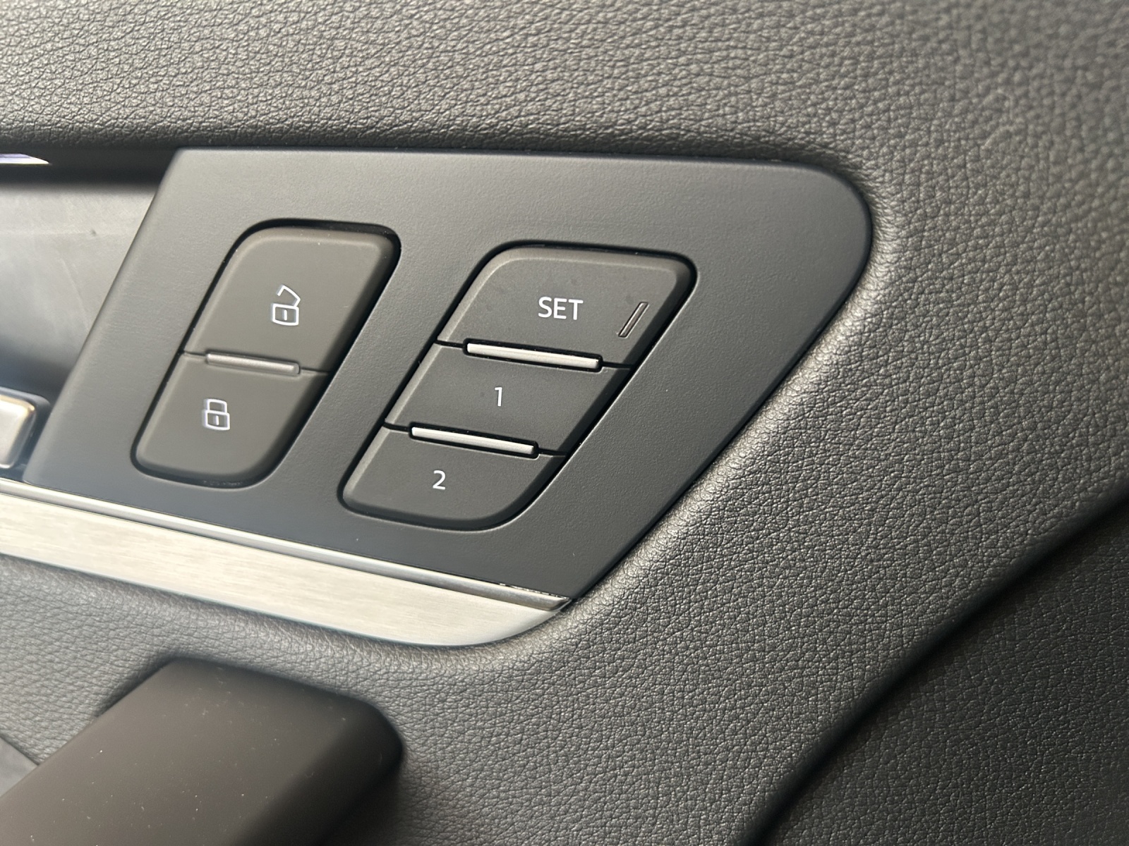 AUDI Q5 Sportback 40 TDI Blackedition quattro S-tronic-image-12