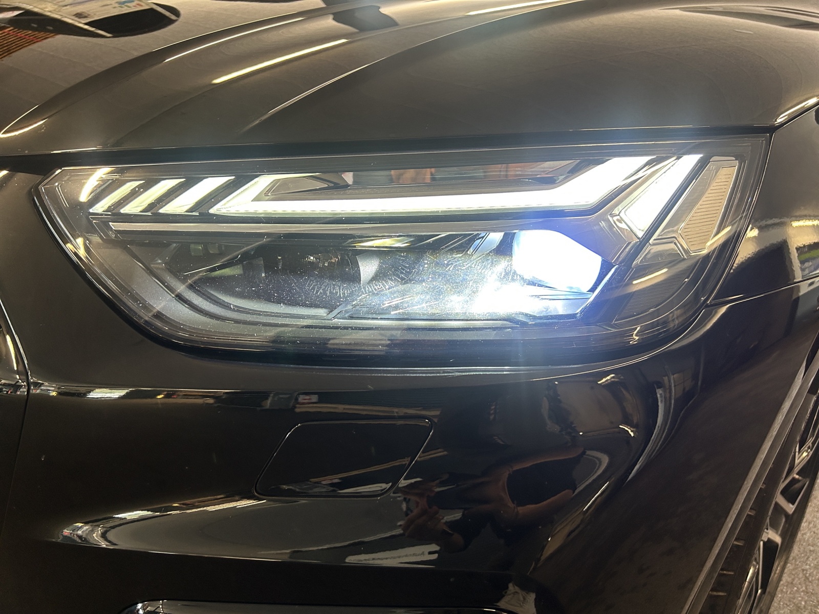 AUDI Q5 Sportback 40 TDI Blackedition quattro S-tronic-image-13