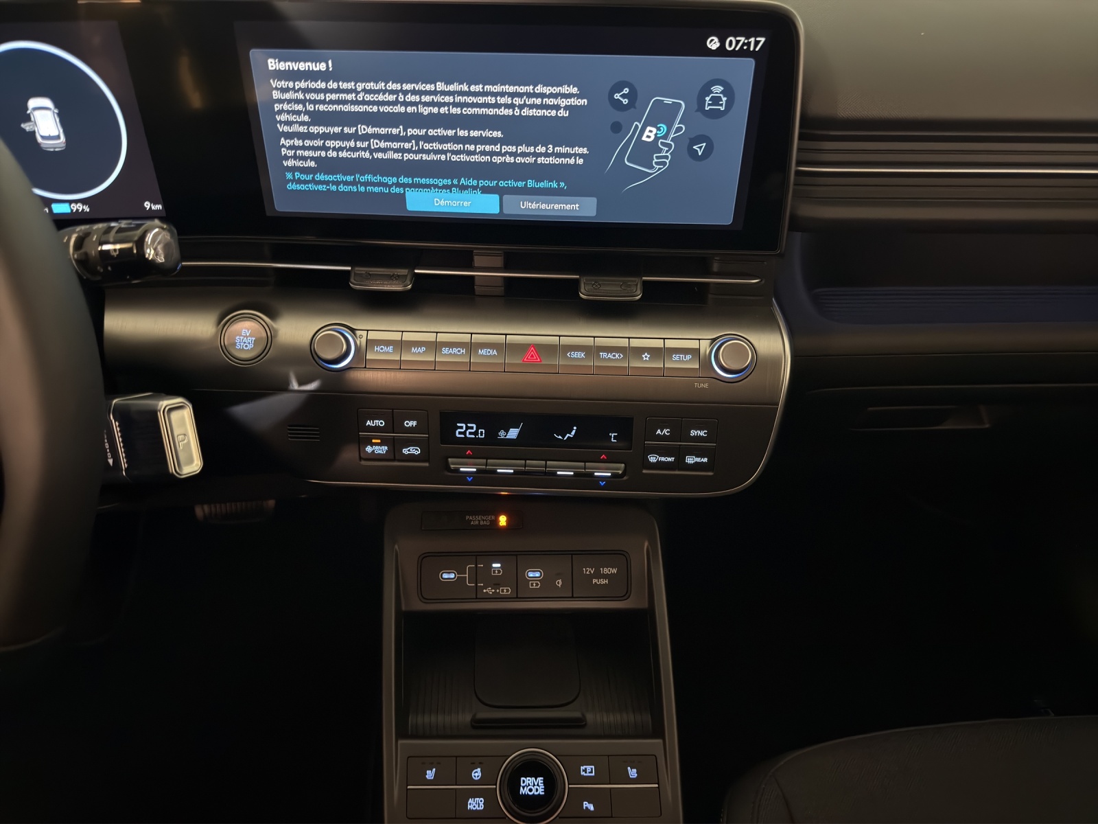 HYUNDAI Kona EV 65.4 kWh Amplia-image-9