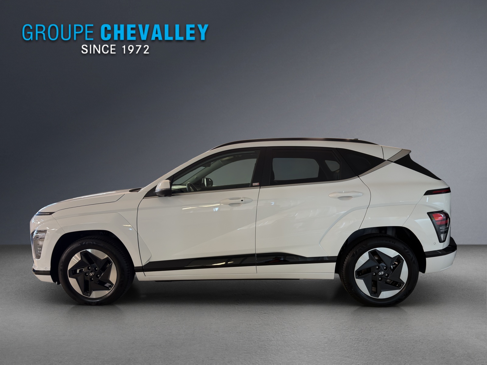 HYUNDAI Kona EV 65.4 kWh Amplia-image-2