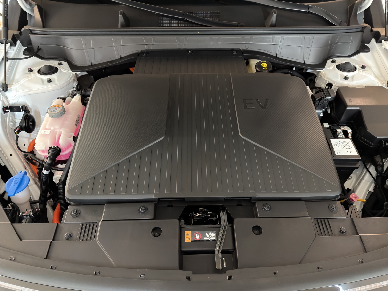 HYUNDAI Kona EV 65.4 kWh Amplia-image-19