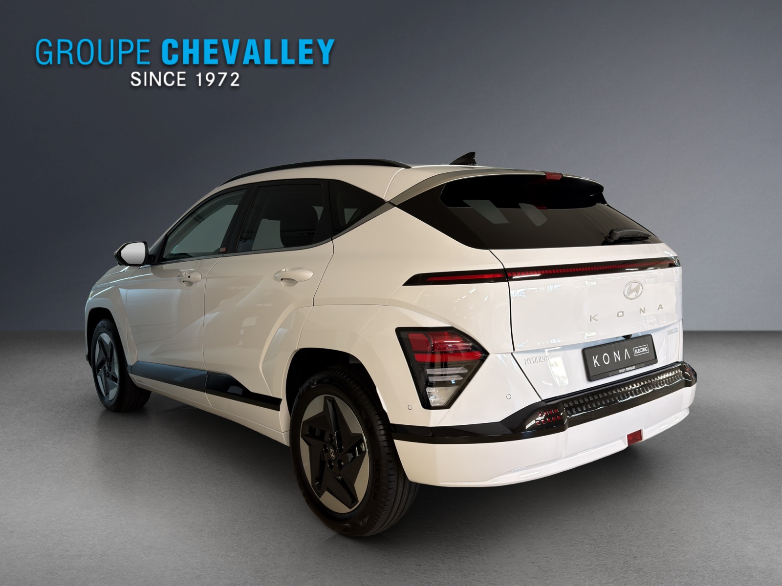HYUNDAI Kona EV 65.4 kWh Amplia-image-3