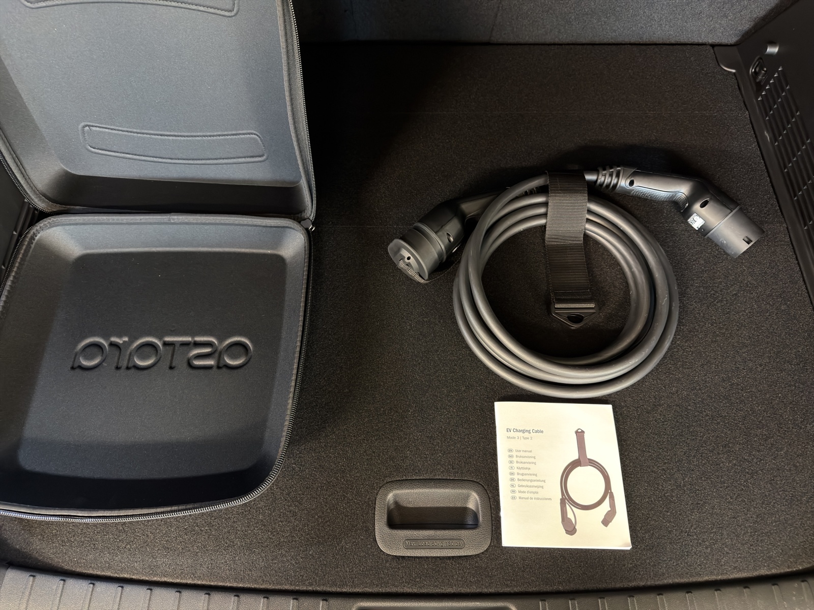 HYUNDAI Kona EV 65.4 kWh Amplia-image-16