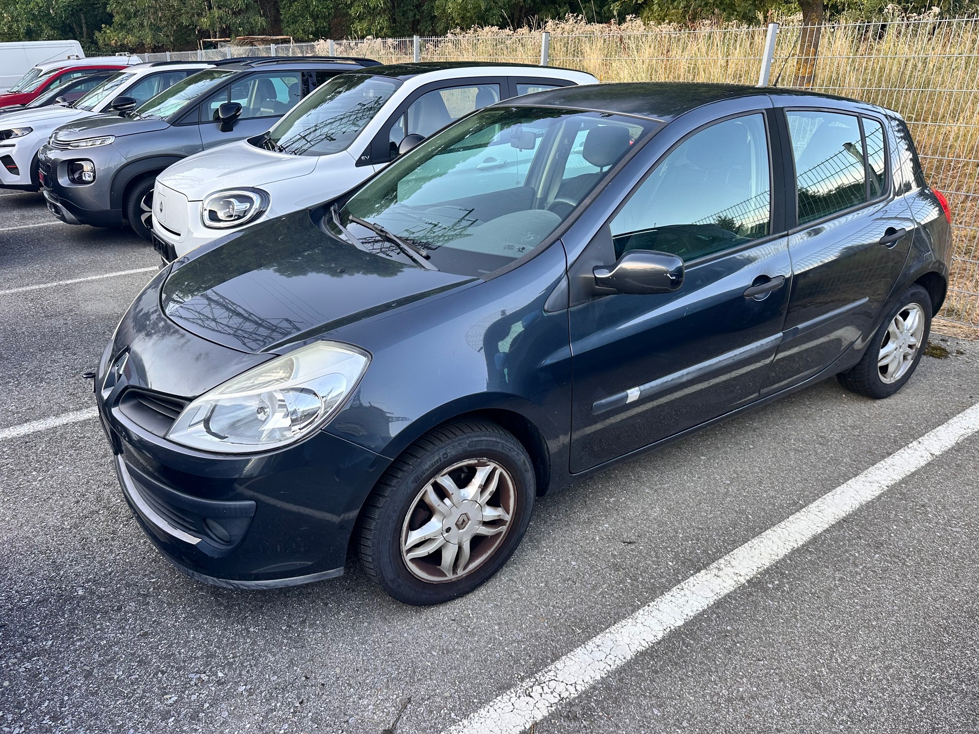 RENAULT Clio 1.4 16V "EMBRAYAGE A CHANGER"-image-0