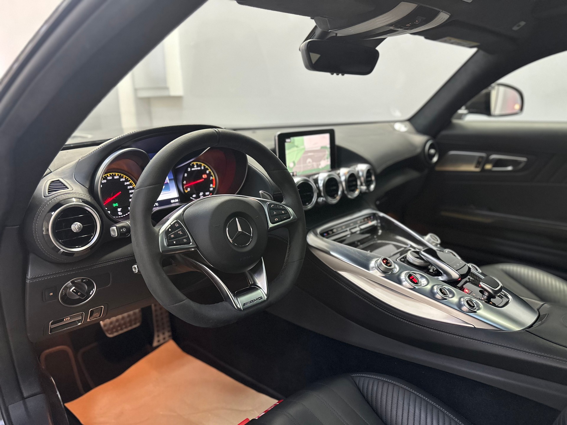 MERCEDES-BENZ AMG GT S Speedshift DCT-image-12