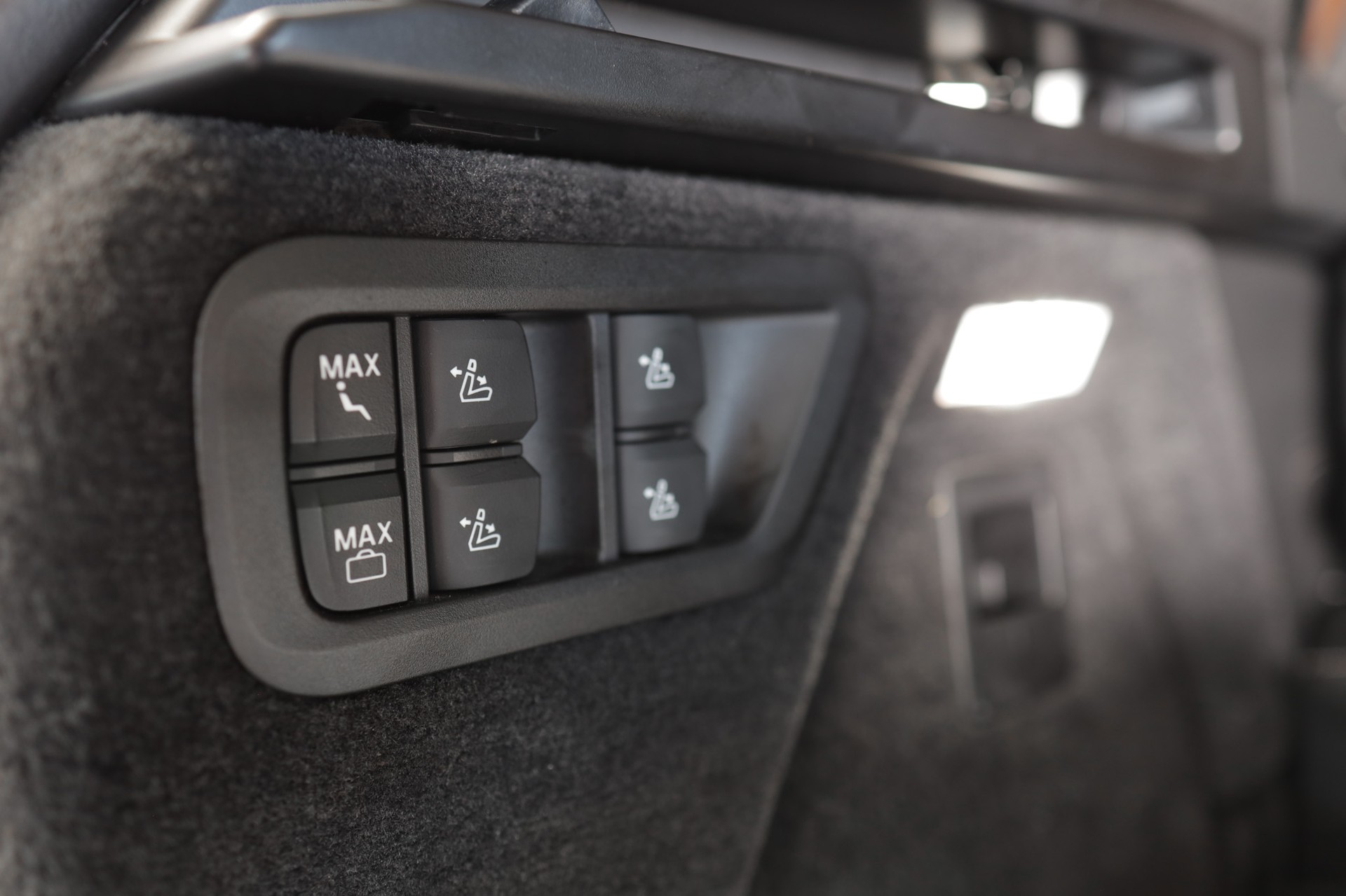 BMW X7 xDrive 48V 40d M Sport Pro Steptronic-image-18